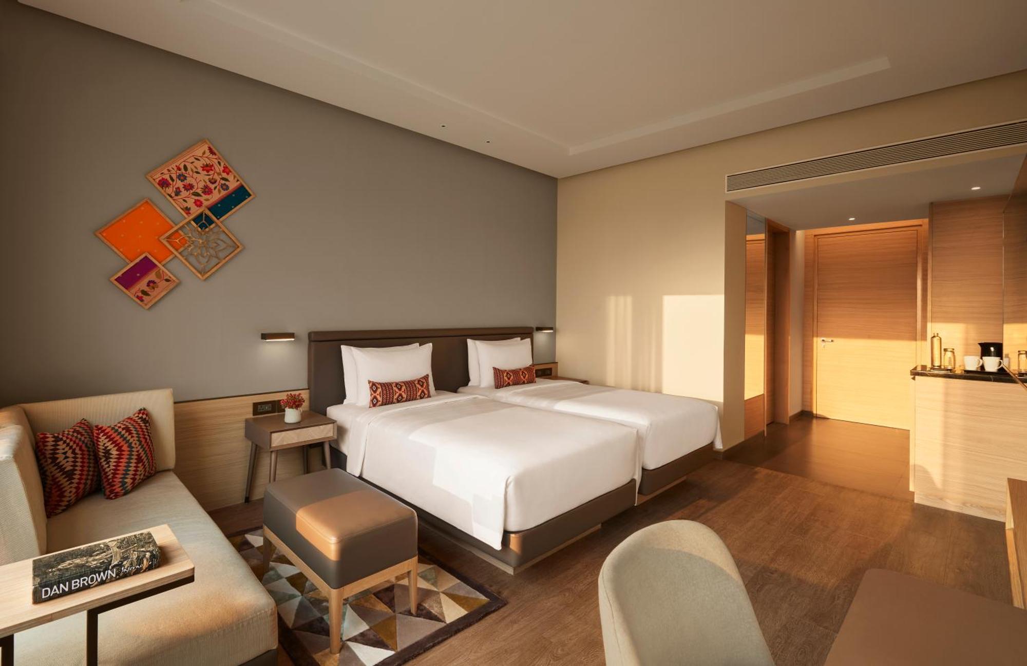 Hyatt Place Aurangabad Airport Экстерьер фото