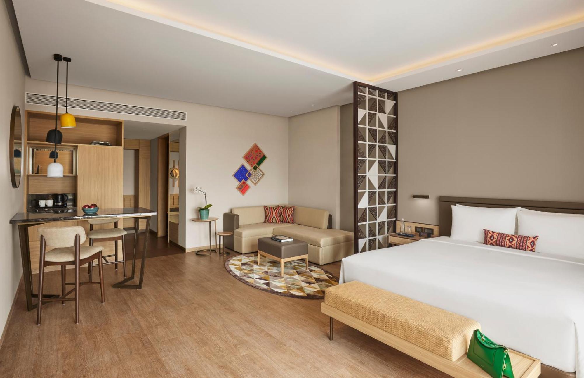 Hyatt Place Aurangabad Airport Экстерьер фото