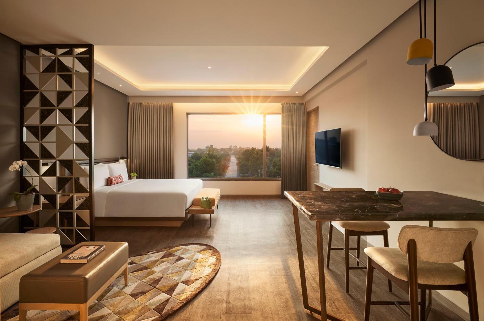 Hyatt Place Aurangabad Airport Экстерьер фото
