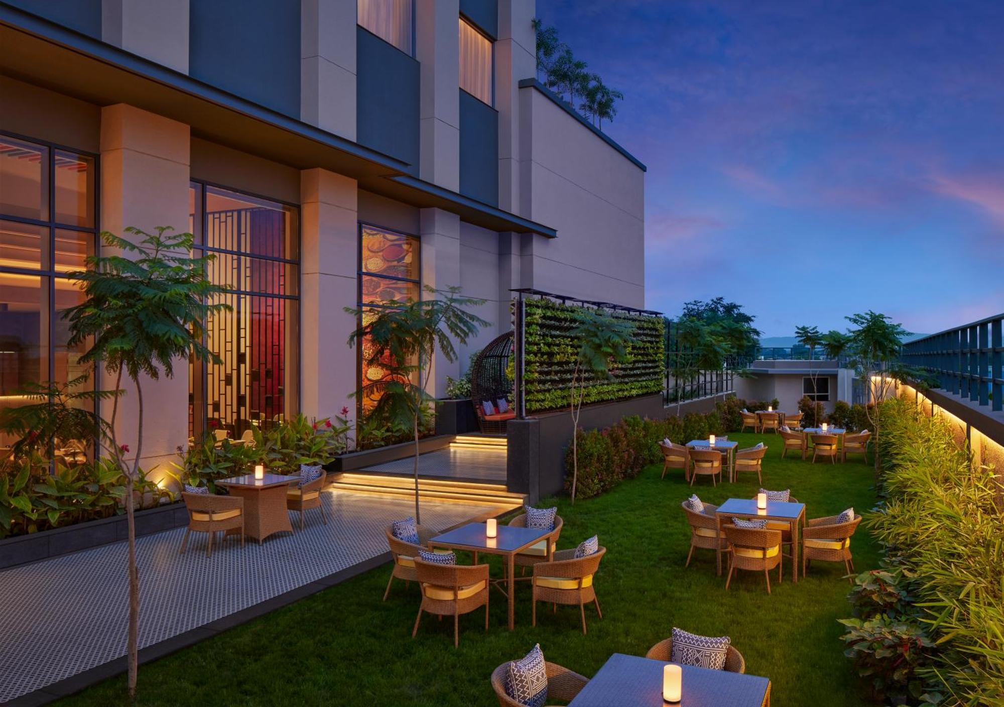 Hyatt Place Aurangabad Airport Экстерьер фото